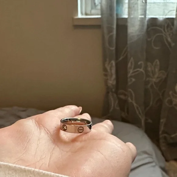 Ring - Picture 2 of 2